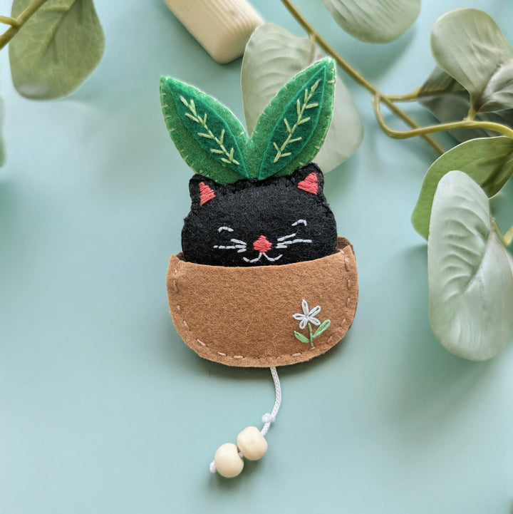 Cat in a pot Brooch Kit