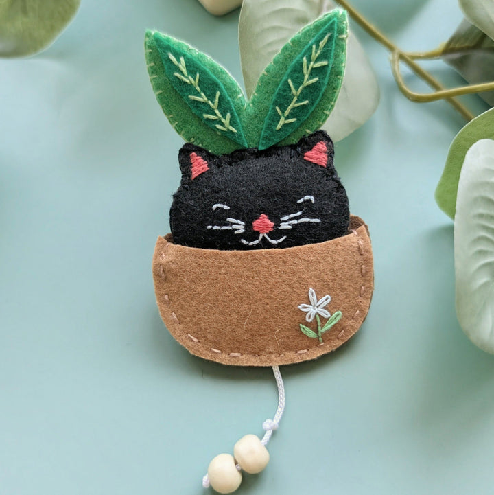 Cat in a pot Brooch Kit
